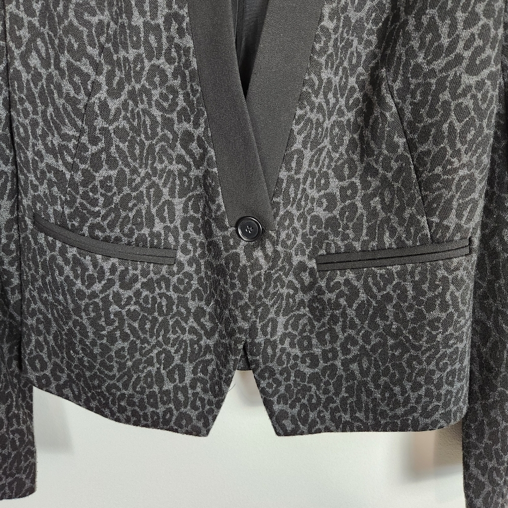 EUC Ann Taylor LOFT Black Gray Leopard Print Tuxedo Jacket Blazer (2) #0597 - Picture 4 of 10